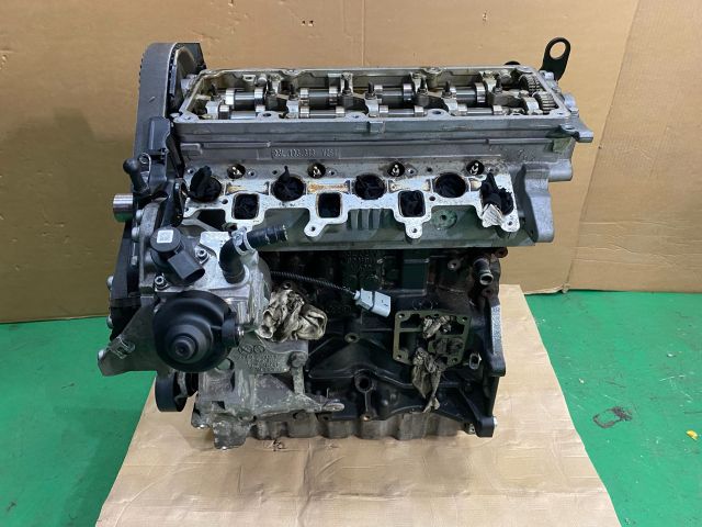 bontott VW GOLF VI Motor (Fűzött blokk hengerfejjel)