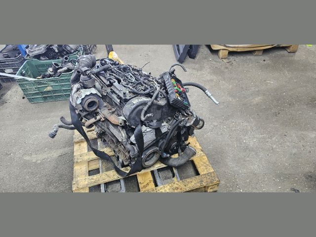bontott VW GOLF VI Motor (Fűzött blokk hengerfejjel)