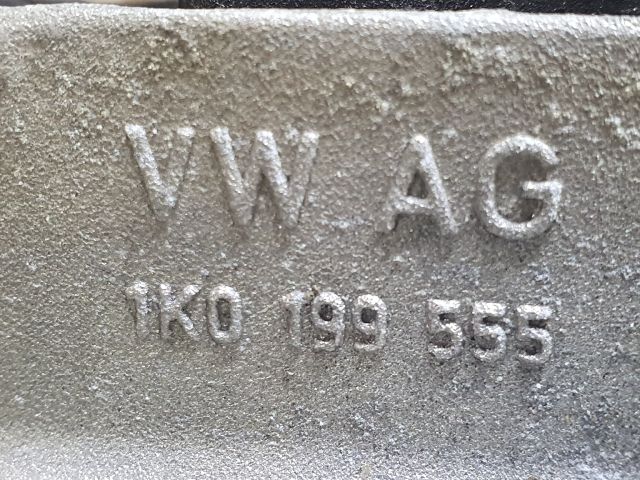 bontott VW GOLF VI Motor Tartó Bak (Fém)