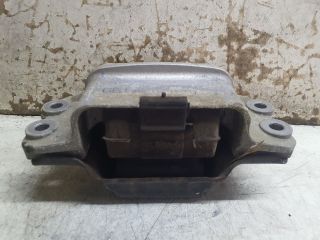 bontott VW GOLF VI Motor Tartó Bak (Fém)