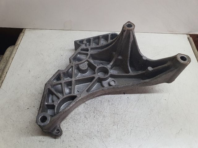 bontott VW GOLF VI Motor Tartó Bak (Fém)