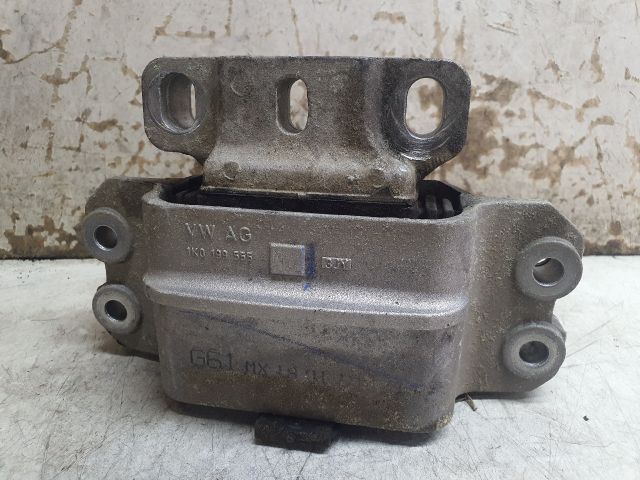 bontott VW GOLF VI Motor Tartó Bak (Fém)