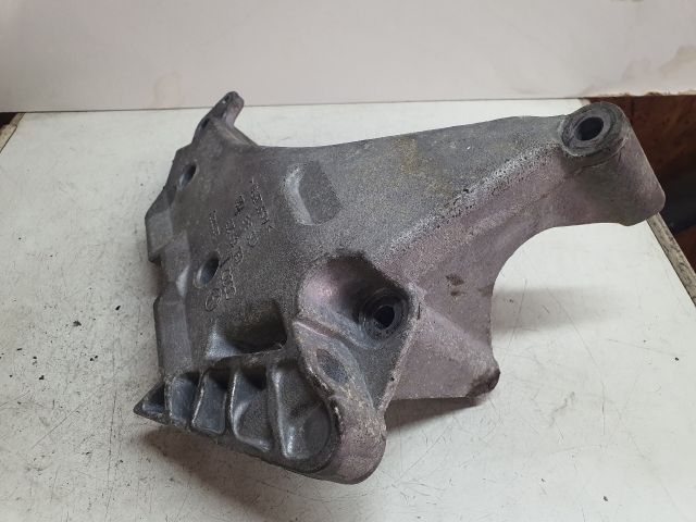 bontott VW GOLF VI Motor Tartó Bak (Fém)