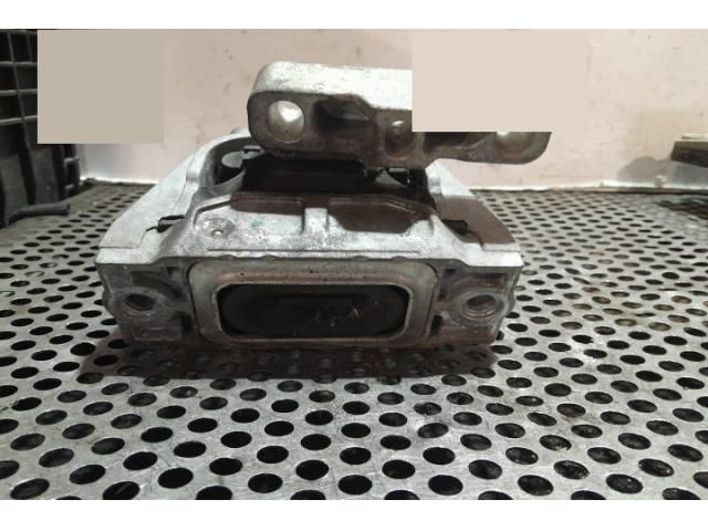 bontott VW GOLF VI Motor Tartó Bak (Pozíciófüggetlen)