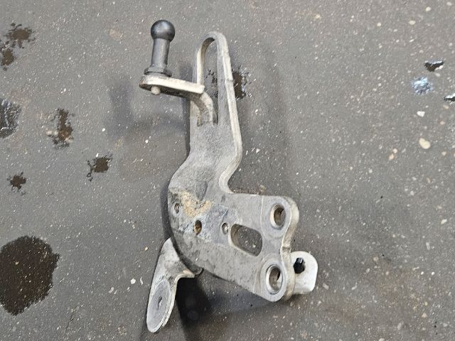 bontott VW GOLF VI Motor Tartó Bak (Pozíciófüggetlen)