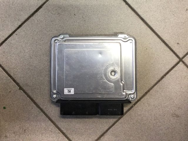 bontott VW GOLF VI Motorvezérlő