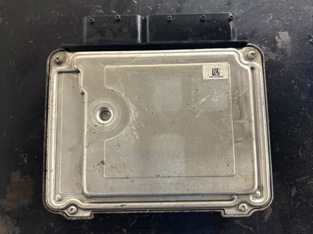 bontott VW GOLF VI Motorvezérlő