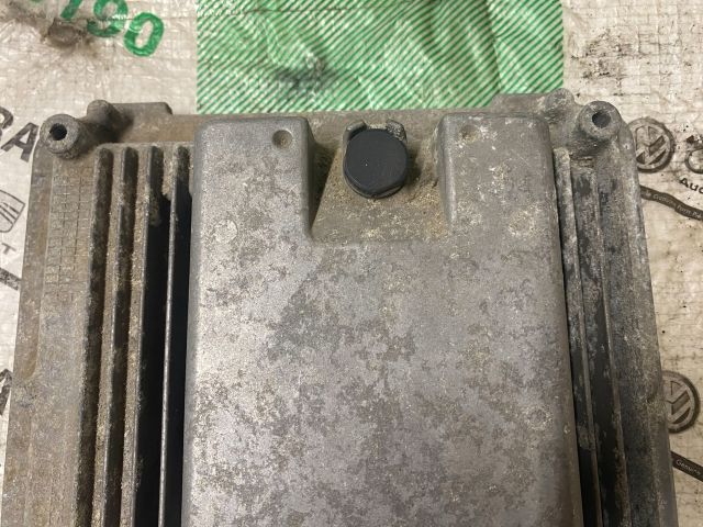 bontott VW GOLF VI Motorvezérlő