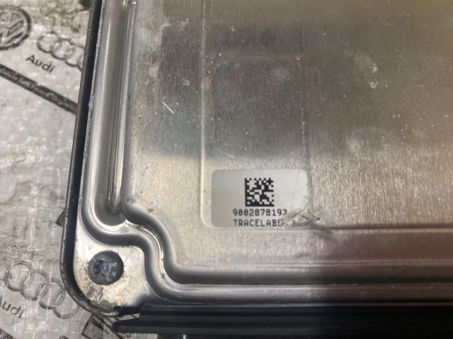 bontott VW GOLF VI Motorvezérlő