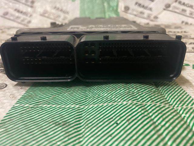 bontott VW GOLF VI Motorvezérlő