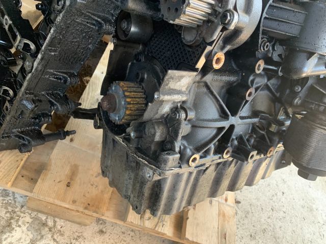 bontott VW GOLF VI Olajteknő