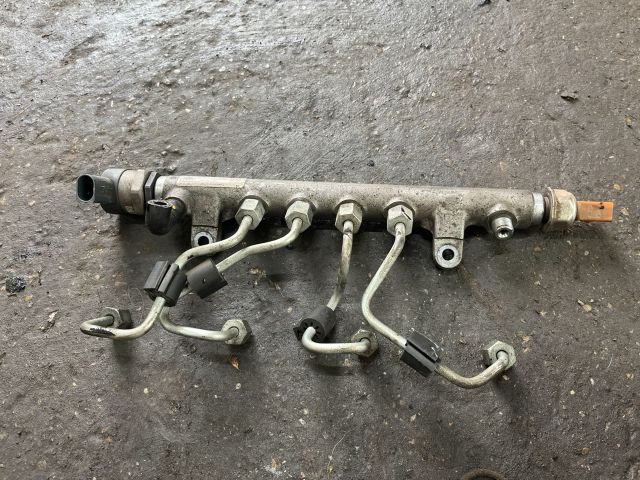 bontott VW GOLF VI Porlasztó Sor / Híd