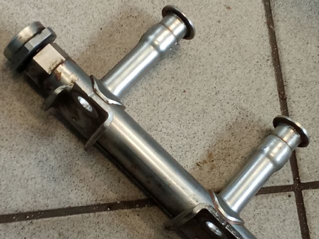 bontott VW GOLF VI Porlasztó Sor / Híd