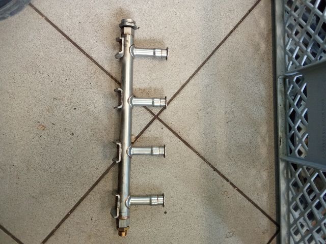 bontott VW GOLF VI Porlasztó Sor / Híd