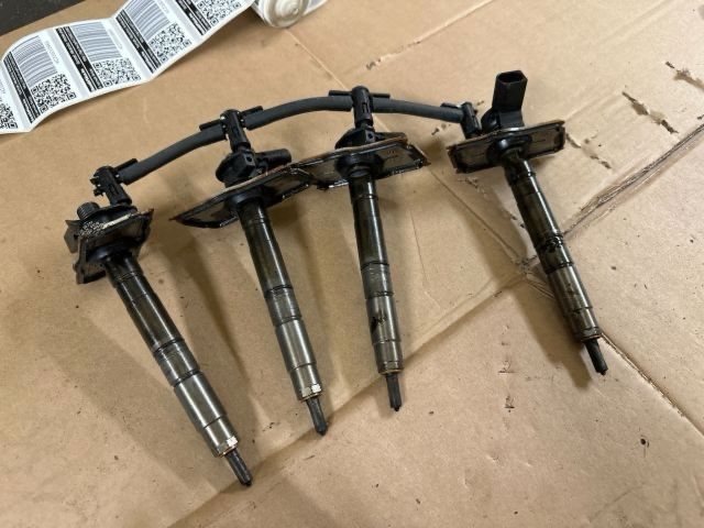 bontott VW GOLF VI Porlasztó Sor / Híd