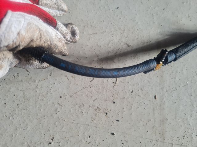 bontott VW GOLF VI Résolajcső