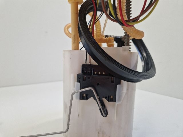 bontott VW GOLF VI Üzemanyag Szivattyú