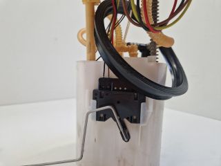 bontott VW GOLF VI Üzemanyag Szivattyú