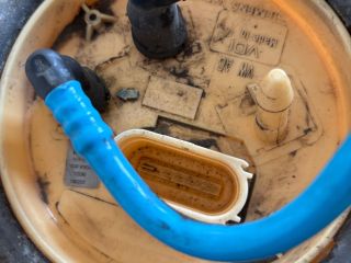 bontott VW GOLF VI Üzemanyag Szivattyú