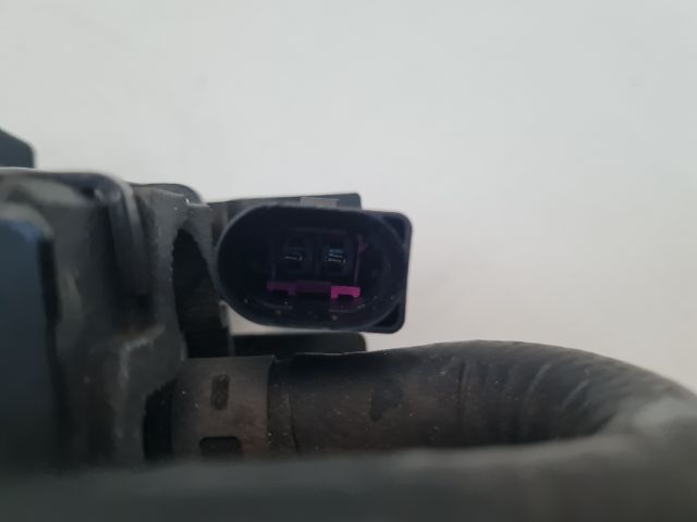 bontott VW GOLF VI Üzemanyag Szivattyú