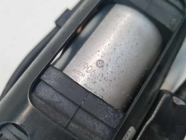 bontott VW GOLF VI Üzemanyag Szivattyú