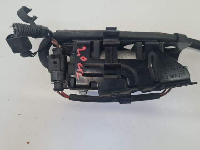 bontott VW GOLF VI Üzemanyag Szivattyú