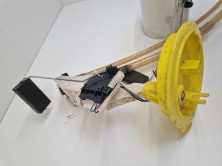 bontott VW GOLF VI Üzemanyag Szivattyú