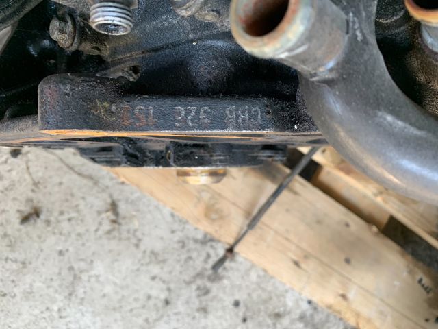 bontott VW GOLF VI Vezérműtengely Házzal