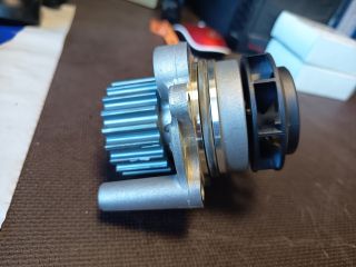 bontott VW GOLF VI Vízpumpa