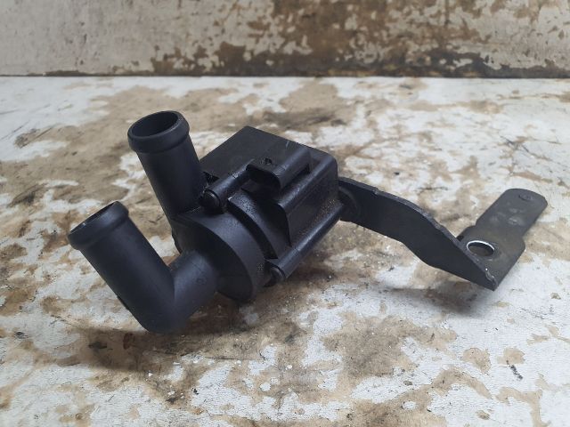 bontott VW GOLF VI Vízpumpa