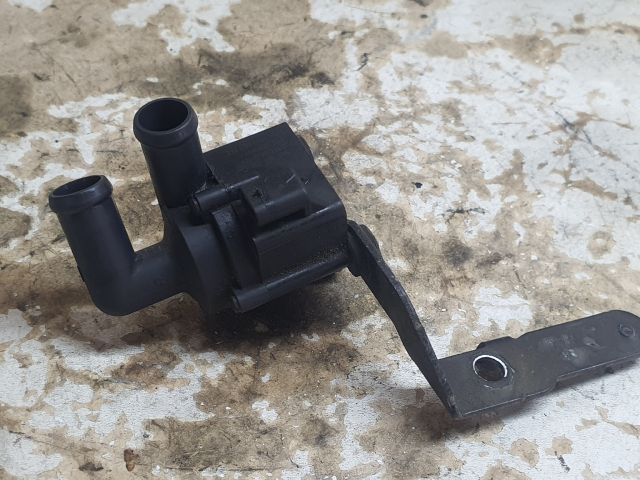 bontott VW GOLF VI Vízpumpa