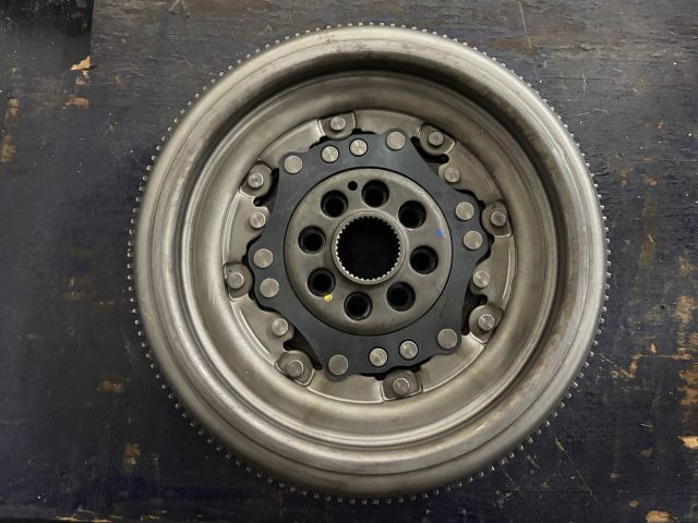 bontott VW GOLF VI Kettős tömegű Lendkerék