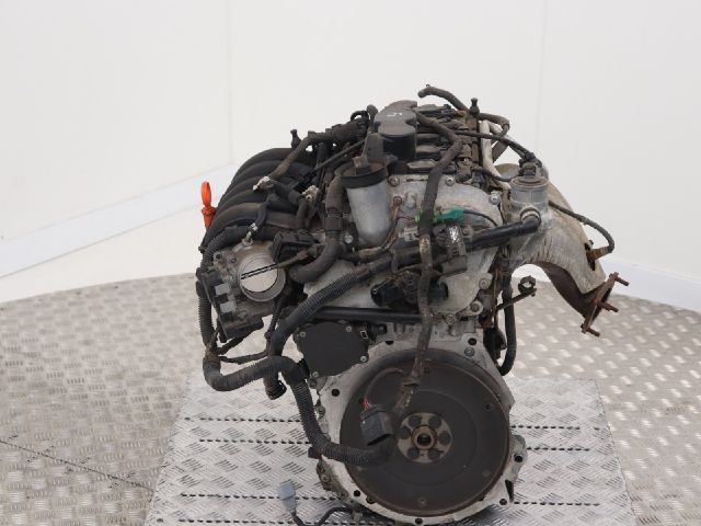 bontott VW GOLF VI Motor (Fűzött blokk hengerfejjel)