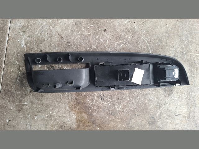 bontott VW GOLF VI Ablakemelő Kapcsoló Négyes / Kettes