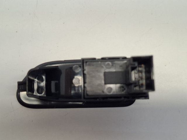 bontott VW GOLF VI Ablakemelő Kapcsoló (Pozíciófüggetlen)
