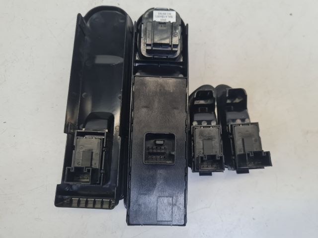 bontott VW GOLF VI Ablakemelő Kapcsoló Szett