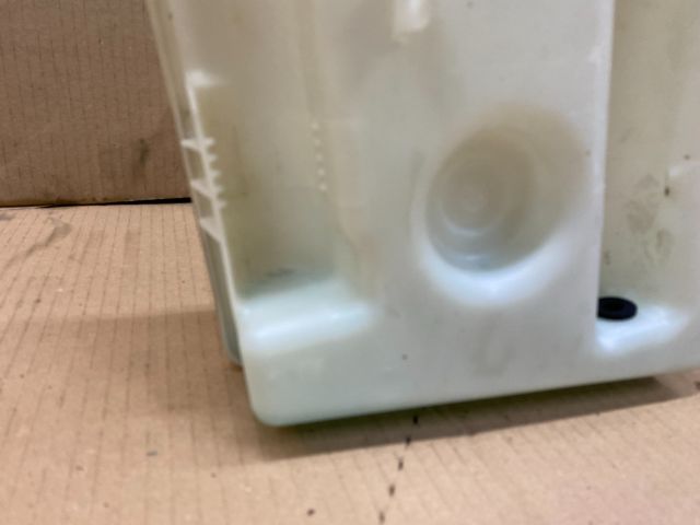 bontott VW GOLF VI Ablakmosó Tartály