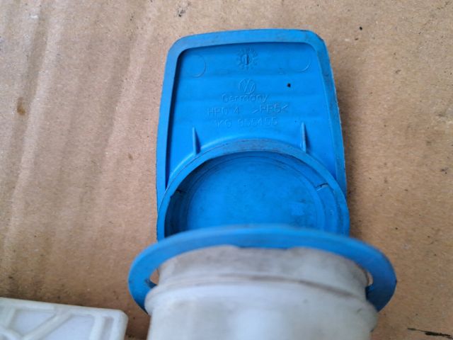 bontott VW GOLF VI Ablakmosótartály Betöltő