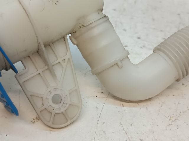 bontott VW GOLF VI Ablakmosótartály Betöltő