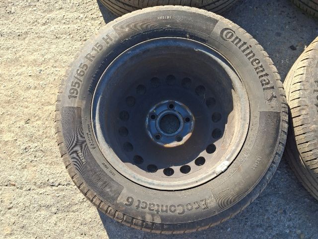 bontott VW GOLF VI Acélfelni Gumival (1 db)