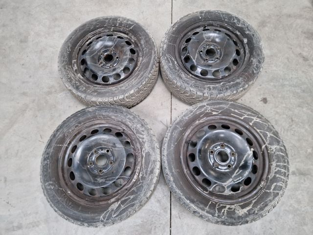 bontott VW GOLF VI Acélfelni Szett Gumival