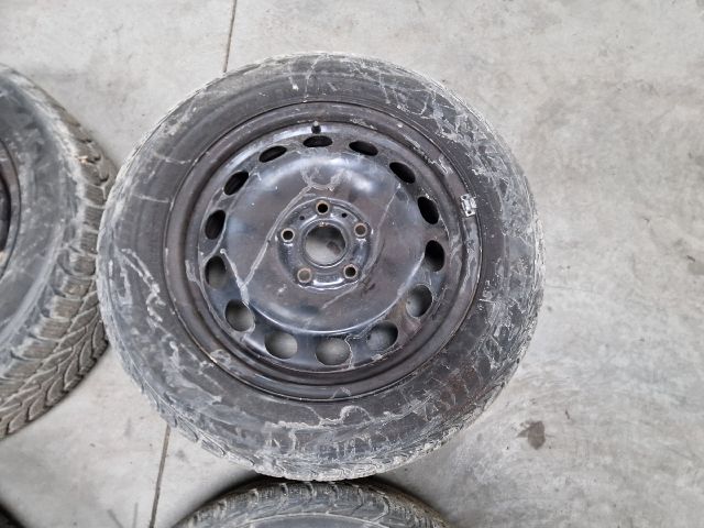 bontott VW GOLF VI Acélfelni Szett Gumival