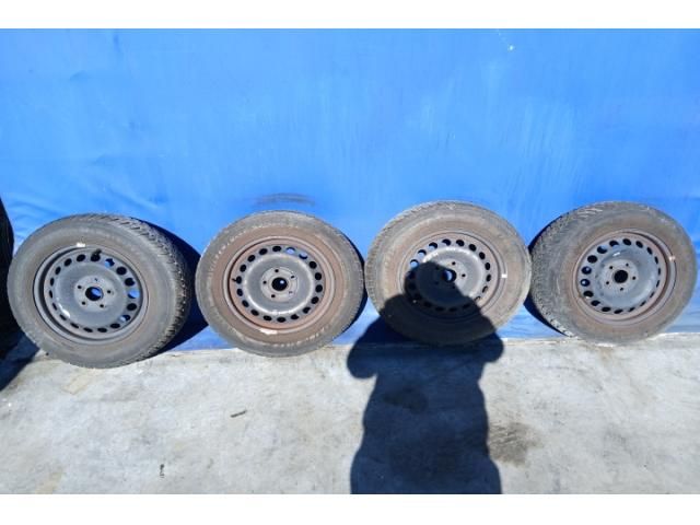 bontott VW GOLF VI Acélfelni Szett Gumival