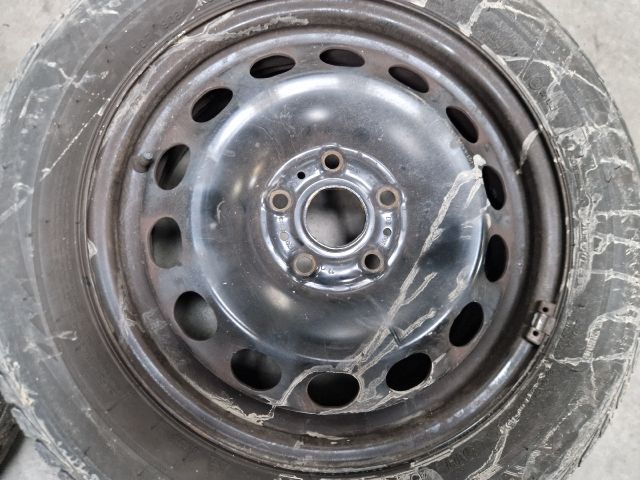 bontott VW GOLF VI Acélfelni Szett Gumival