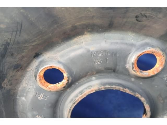 bontott VW GOLF VI Acélfelni Szett Gumival