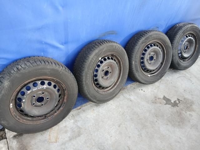 bontott VW GOLF VI Acélfelni Szett Gumival