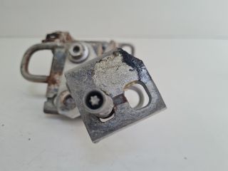 bontott VW GOLF VI Ajtó Zsanér (Pozíciófüggetlen)