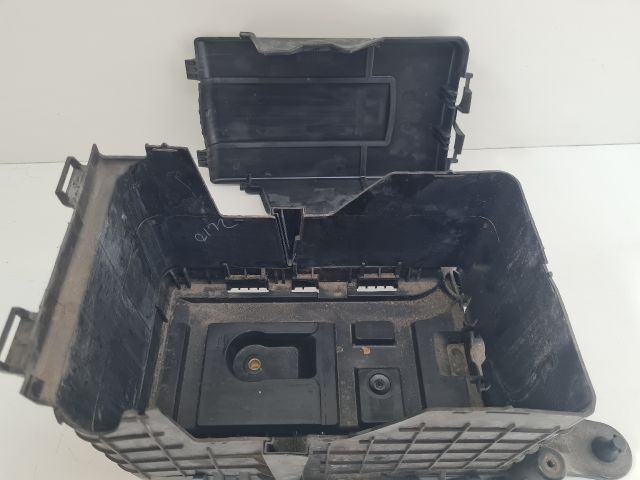 bontott VW GOLF VI Akkumulátor Tartó