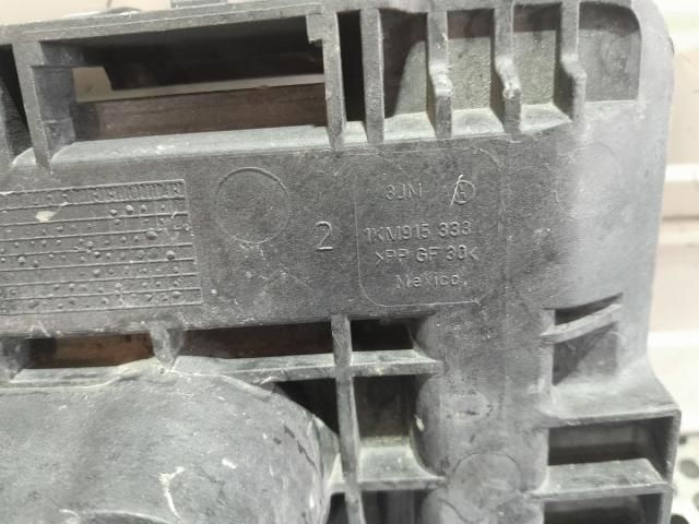 bontott VW GOLF VI Akkumulátor Tartó