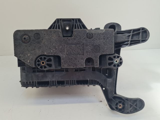 bontott VW GOLF VI Akkumulátor Tartó